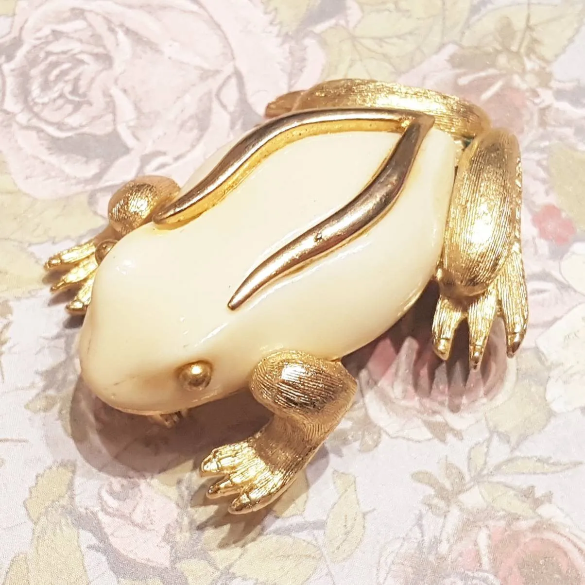 Frog Brooch by Sphinx Cream Gold