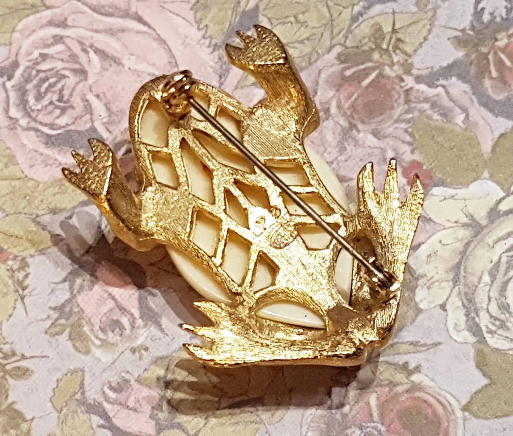 Frog Brooch by Sphinx Cream Gold