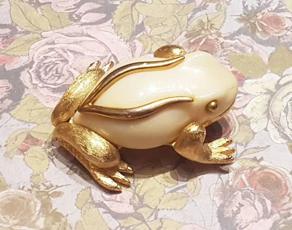 Frog Brooch by Sphinx Cream Gold