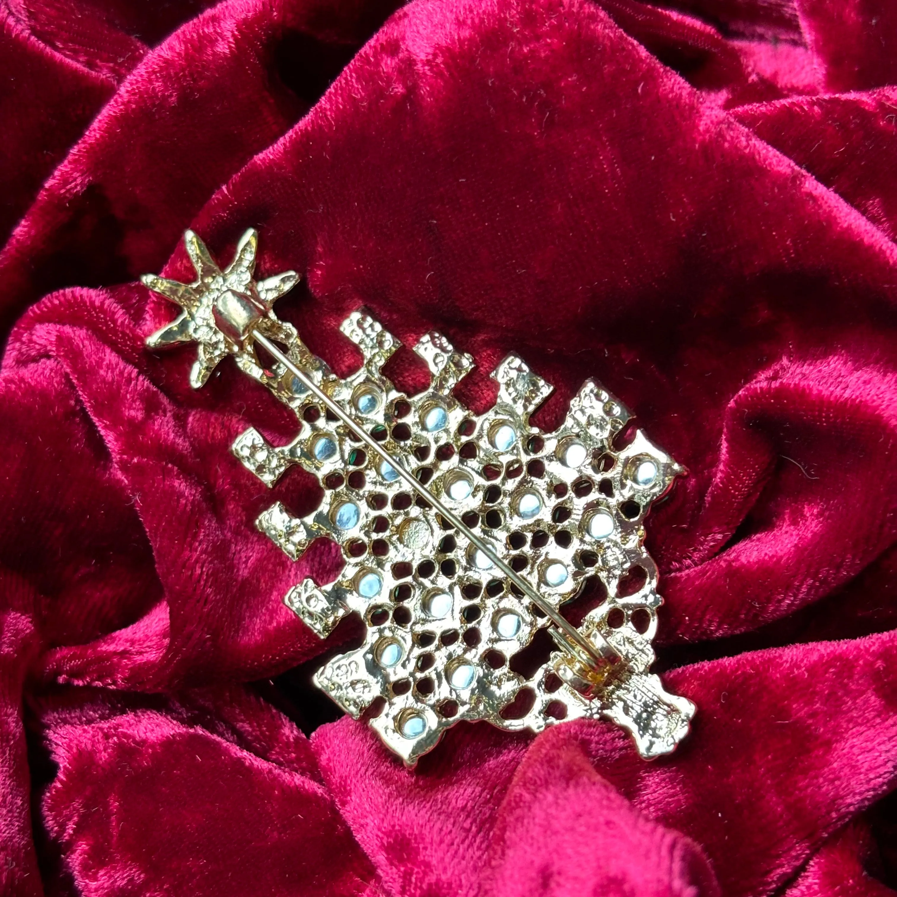 Green Christmas tree brooch with candles