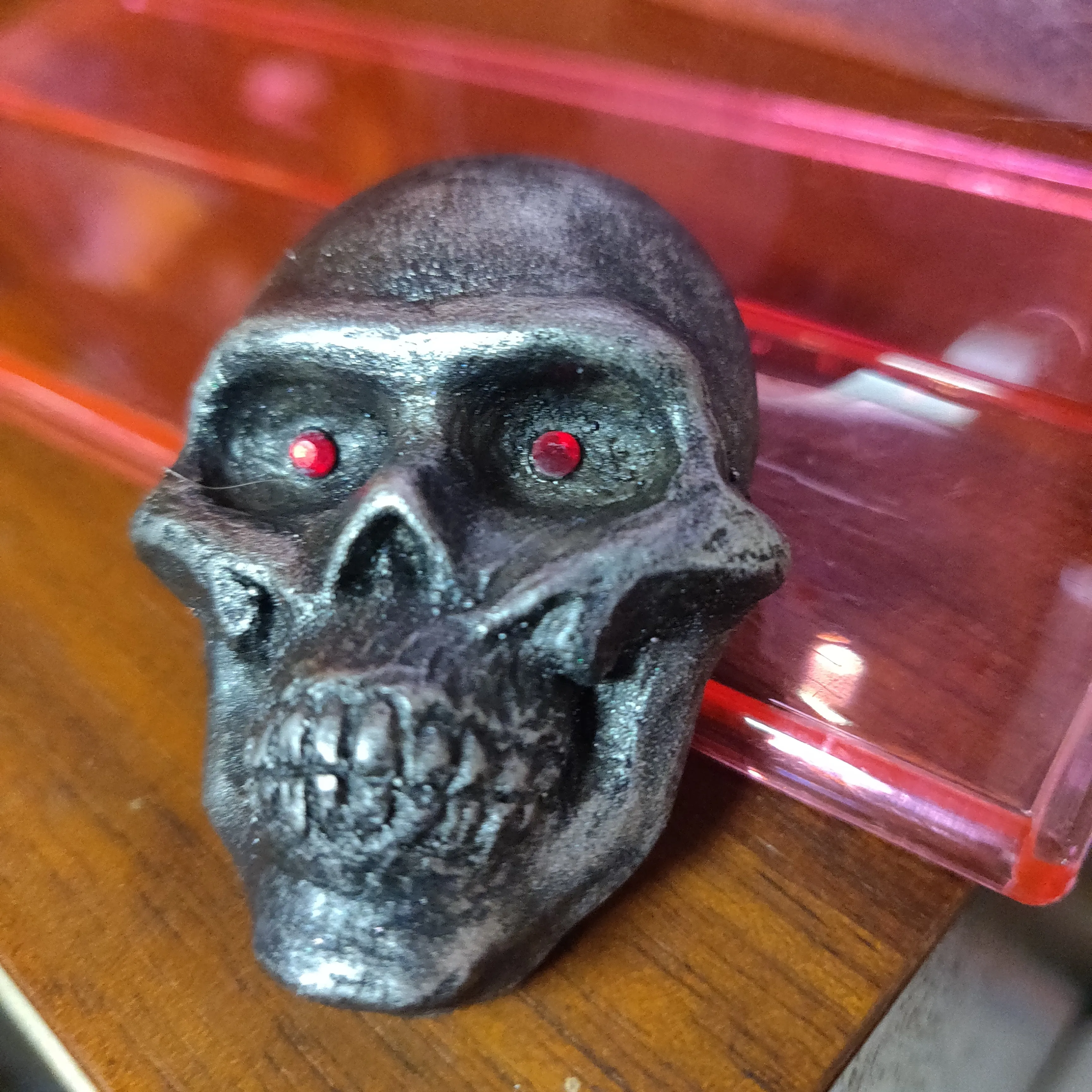 Skeleton Skull Hand-Sculpted Lapel PiNS / BROOCH