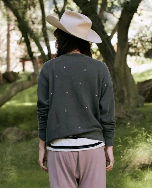 THE GREAT - The College Sweatshirt With Scattered Rose Embroidery in Washed Black